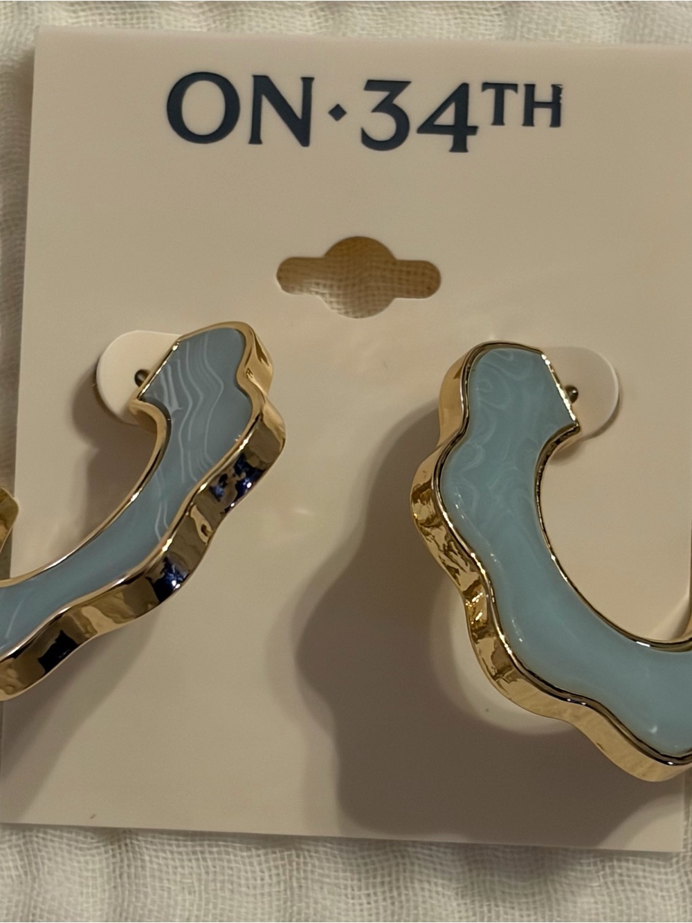 On 34th Retro Modern Scalloped Gold Hoop Earrings with Natural Blue Stone NWOT